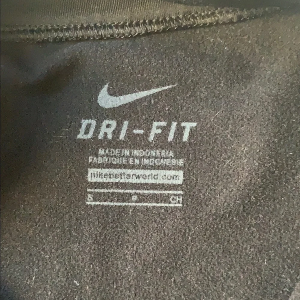 Nike Dri-fit 1/2 zip. Light fleece lined- black with VFX logo volleyball